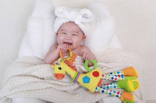 甘南宝宝几个月会走路 甘南宝宝几个月会走路