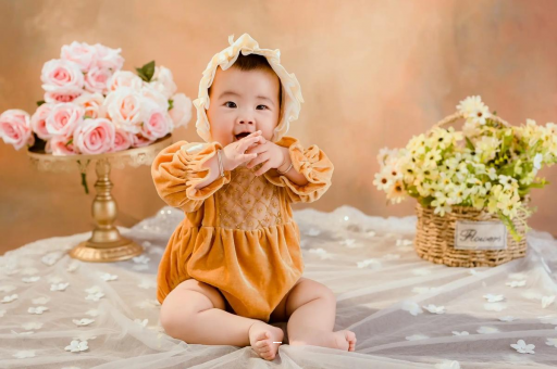 甘南宝宝几个月会转头 甘南宝宝几个月会转头